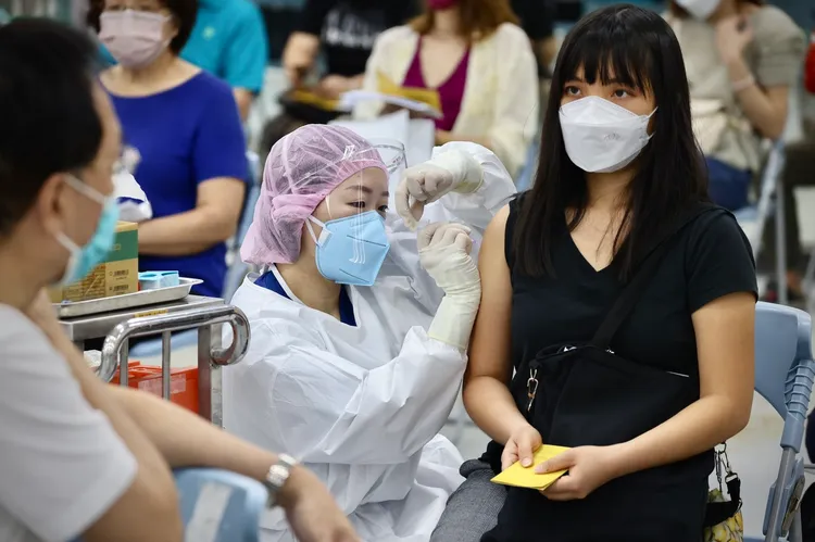 疾管署未來會定期公布疫苗保護力資料。林林攝