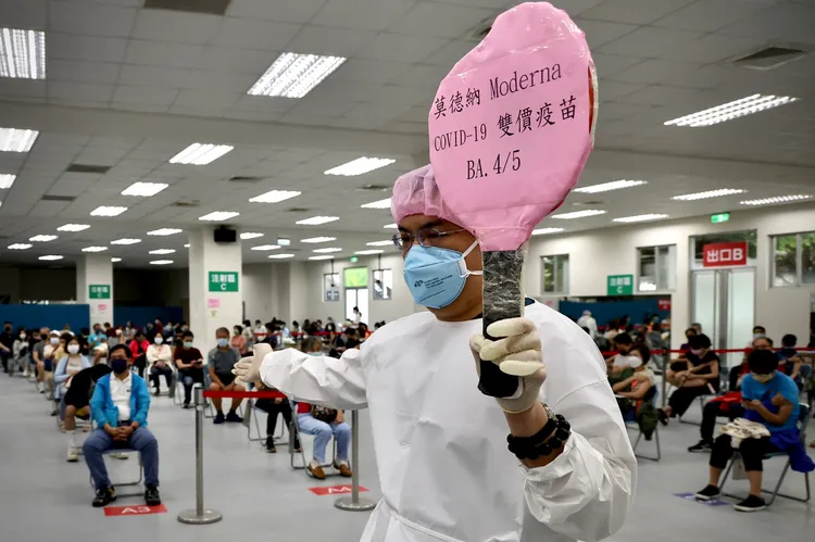 BA.5次世代疫苗今日(11/18)開打。林林攝