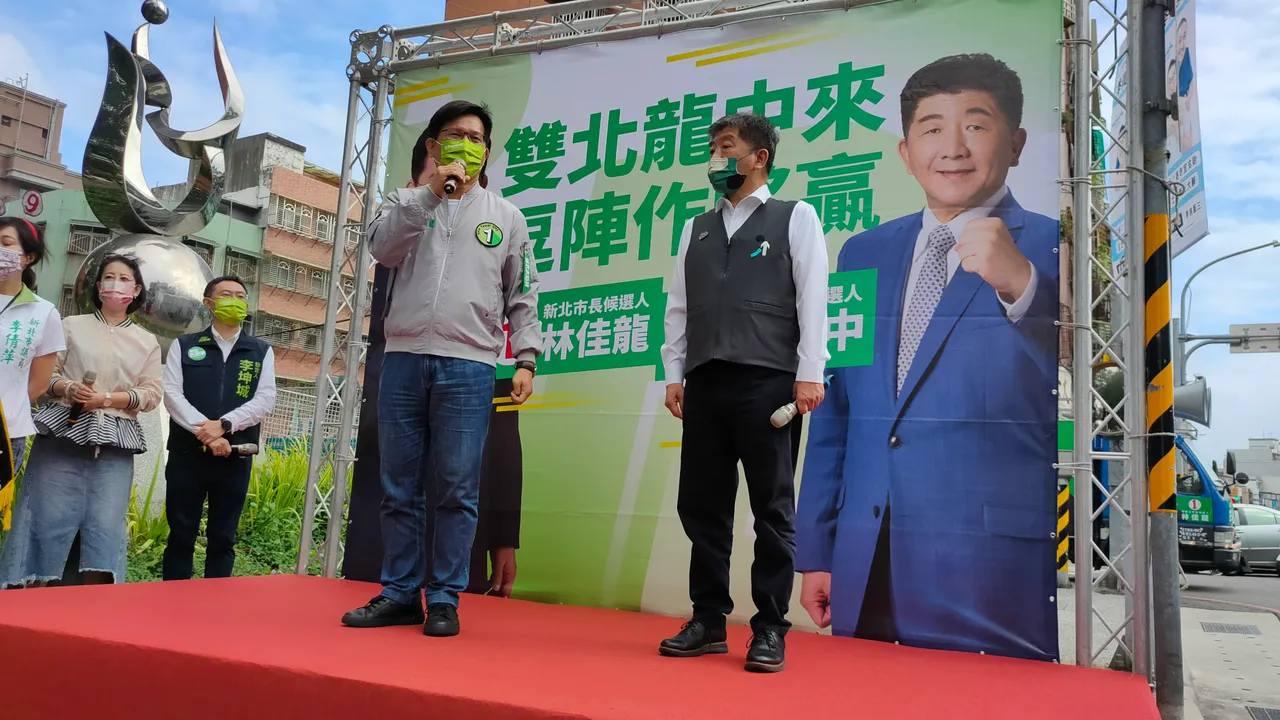 林佳龍說,今天雙北聯合車掃,呼籲所有雙北市民站出來用行動支持未來新北、台北雙北合作。莊淇鈞攝
