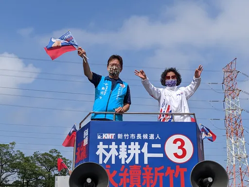 林耕仁夫婦兵分二路掃街拜票 承諾上任清查市府工程弊端