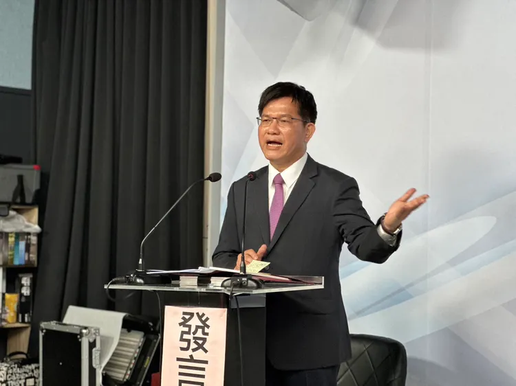 侯友宜不滿林佳龍批評五泰輕軌以及自己警察身分。曾佳俊攝