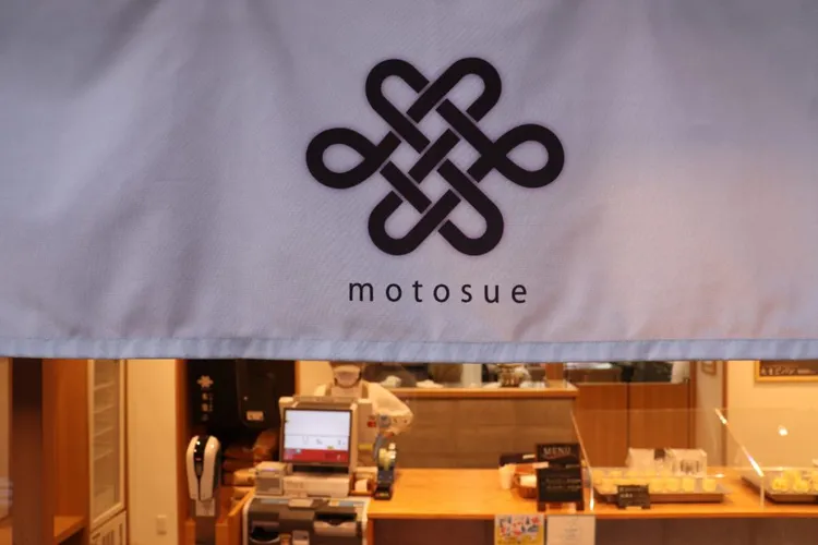 「Motosue」的招牌「雞蛋麵包」，飄散陣陣濃郁蛋香。豐岡市台灣推廣事務所提供