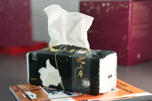 三層衛生紙加大抽一張就好 長度有20公分