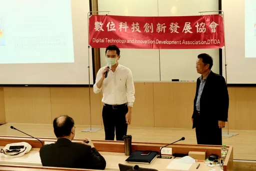 鄭朝方參加「數位創新智慧城市論壇」 提智慧城市科技政見