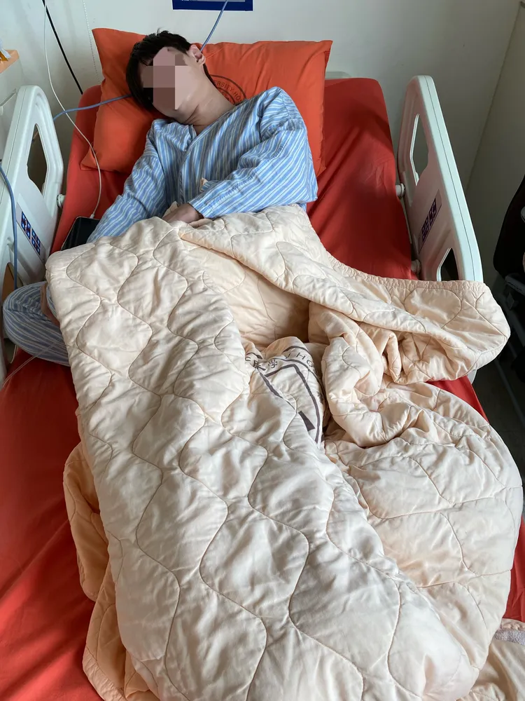 經紀人表示親戚臉部疱疹嚴重潰爛，並延伸到頭部。經紀人提供