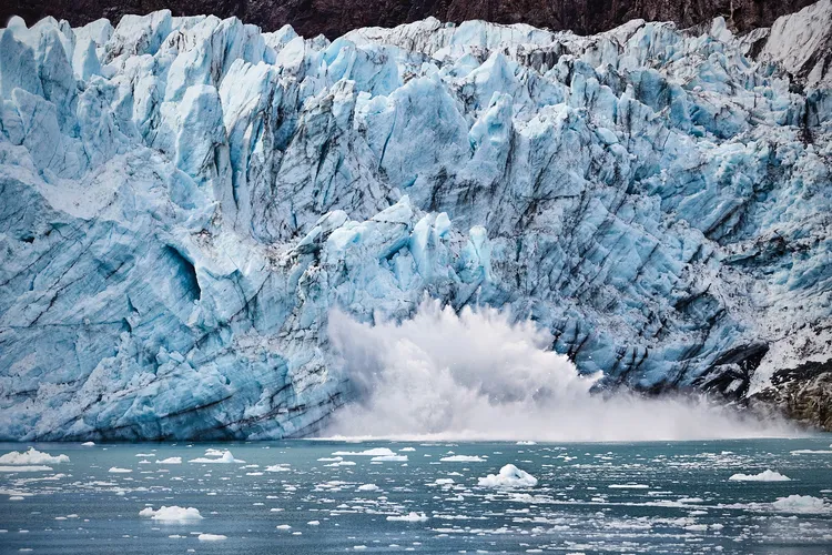 搭乘公主遊輪能近距離觀賞冰河自然動人美景。公主遊輪提供