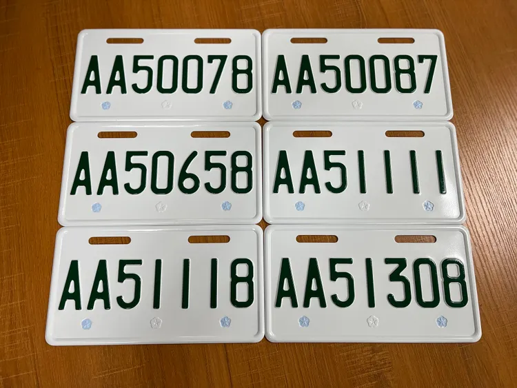 使用中微電車在明年12月底前申請掛牌，都免收取號牌費及行照費。臺中區監理所提供