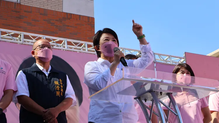 盧秀燕致詞時強調她身為「媽媽市長」的多項特質。鮮明攝