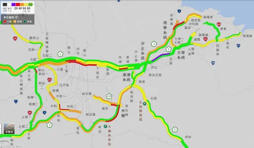 國1汐止開放內線道還是塞 尖峰時段「紫爆」時速約7公里