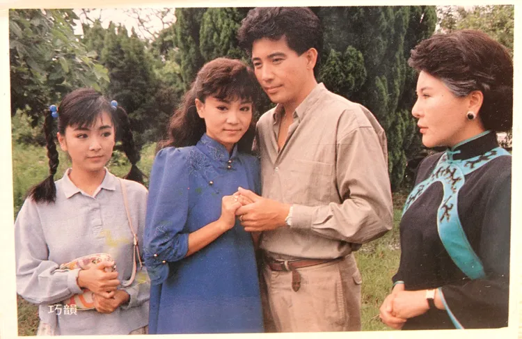 趙永馨（左起）扮翠珊和劉雪華、秦漢、李麗鳳合作《庭院深深》。陳德興翻攝