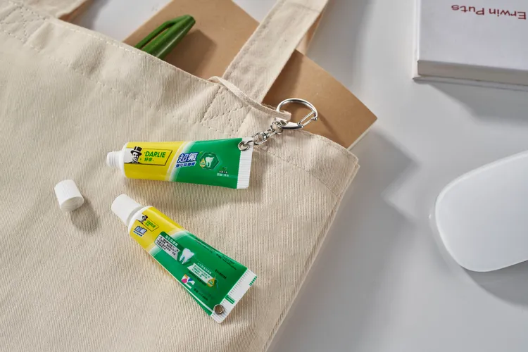 DARLIE好來牙膏立體悠遊卡100%還原經典造型，拿出來絕對吸眼球。業者提供