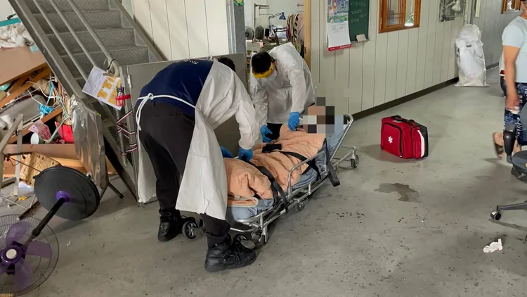 救護員到場搶救。民眾提供