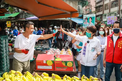 陳時中讀後感批沒創新想法 黃珊珊:懷疑他閱讀能力「到底有沒有看書」