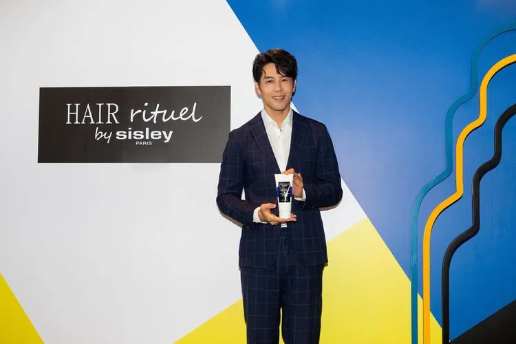 胡宇威去年為Hair Rituel by Sisley擔任一日店長。翻攝george_hu__ IG