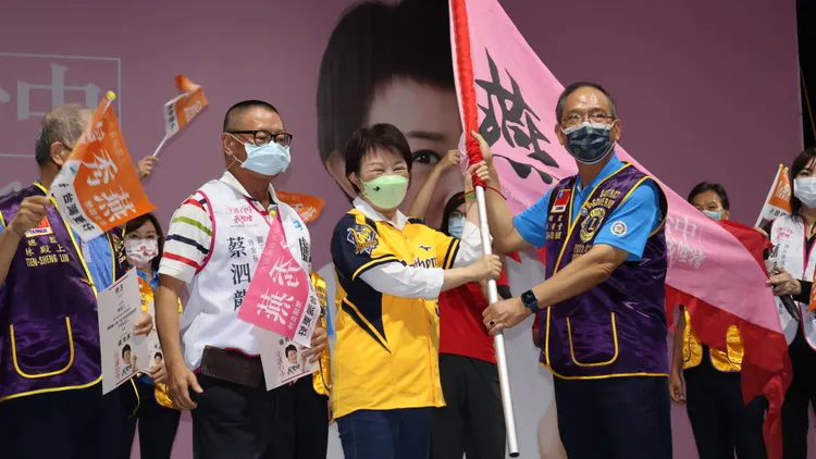 盧秀燕先前白天忙市政，晚上才從事競選活動。資料照片