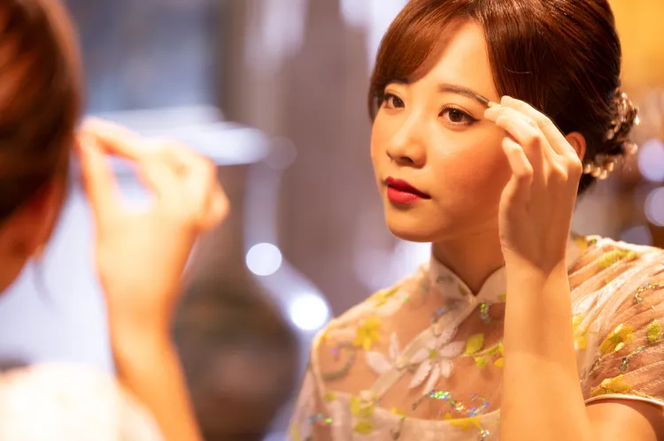 王上菲扮富家少奶奶驚豔眾人。中視提供