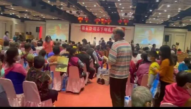 徐耀昌感恩餐會已舉辦16場，但通霄場被檢調認定有議員候選人的助選員涉嫌賄選。民眾提供