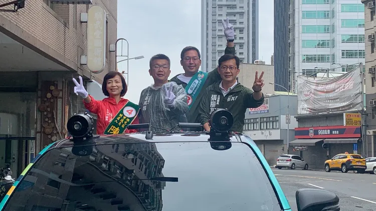 西屯區市議員陳淑華下午18:00將在捷運市政府站一號出口集結領軍徒步走進圓滿劇場，力挺行動派蔡其昌。曾雪蒨攝