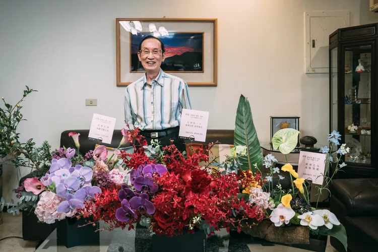 高雄市政府恭賀醫生詩人曾貴海榮獲「厄瓜多國際詩人獎」殊榮。文化局提供