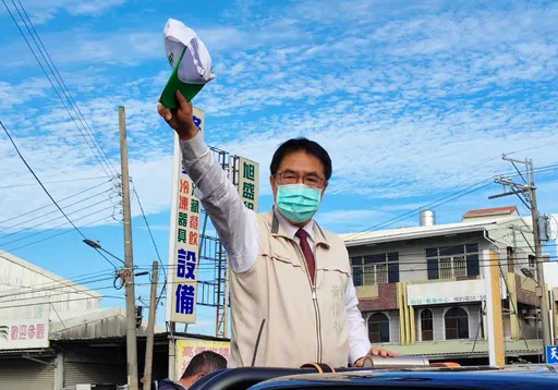 只贏5%！黃偉哲謝票笑不出來　「新內閣不會大幅調整」