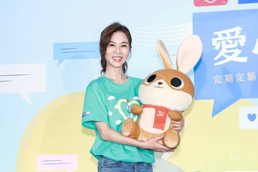 謝盈萱主持金馬獎才開完場抱著人哭 42歲單身ing「但有可能閃婚」