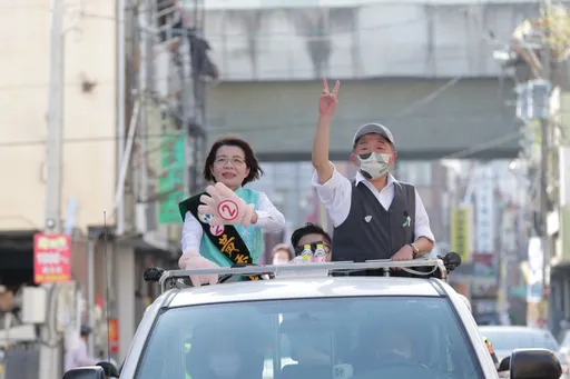 陳時中彰化助選 笑稱來蹭黃秀芳熱度