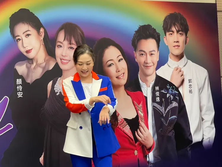 張秀卿作勢騎馬。林丞偉攝