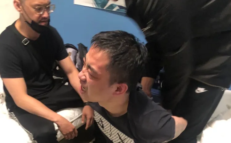 與「茶董」同等級幹部涂男（蝦董、龍蝦）遭警方逮捕。翻攝畫面