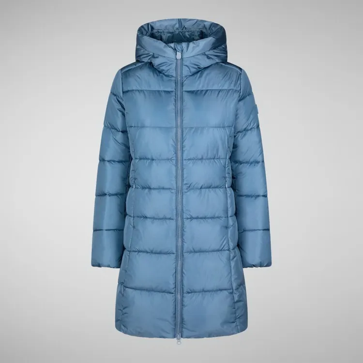 Mega長版人造羽絨大衣，8900元。品牌提供