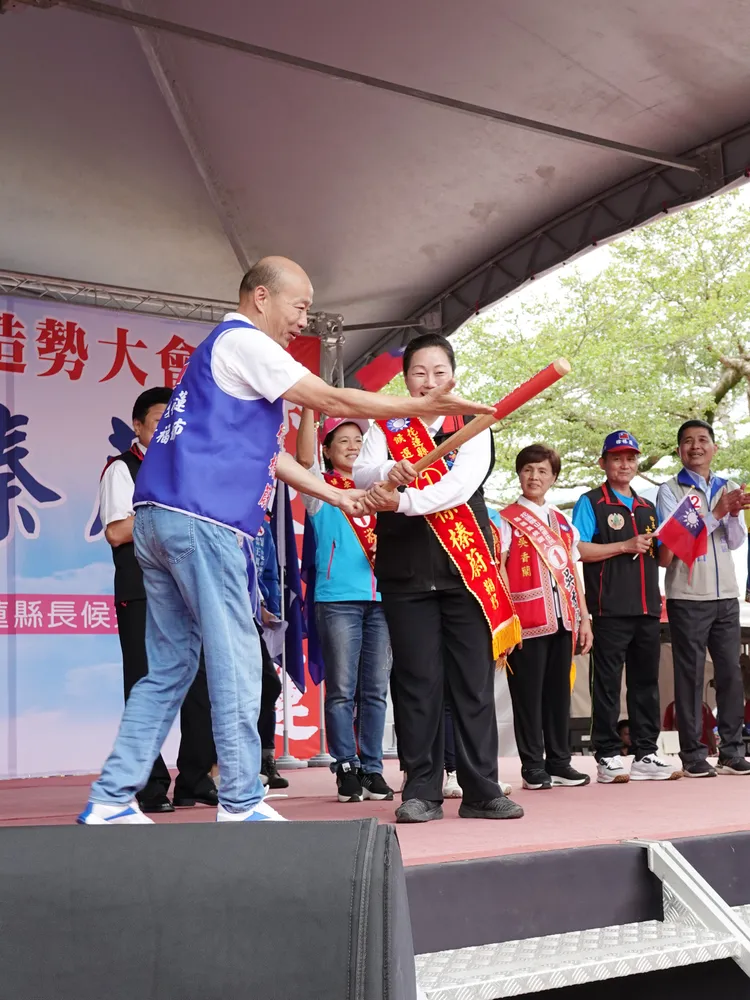 韓國瑜交棒徐榛蔚。黃瑞娟攝