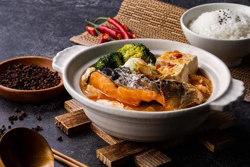 鮭魚現最肥美 下巴鍋鹹派放大版限量推出