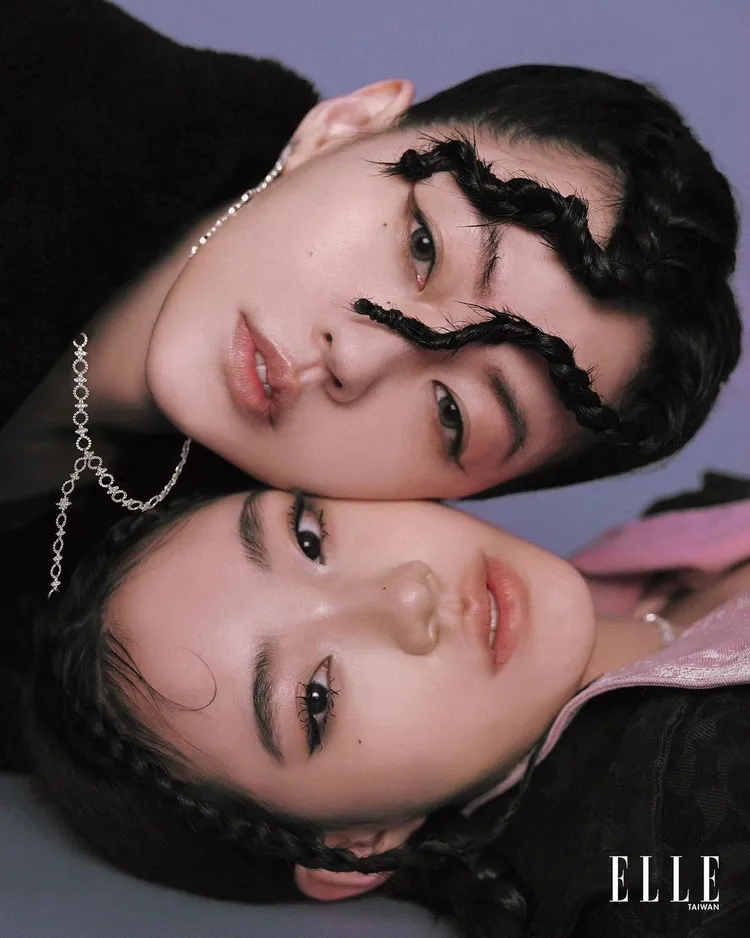 此次拍攝以法國電影《兩生花》為靈感的拍攝主題，由小S（上）和女兒Lily（下）詮釋「雙面」概念。翻攝lilyhsuuuu IG