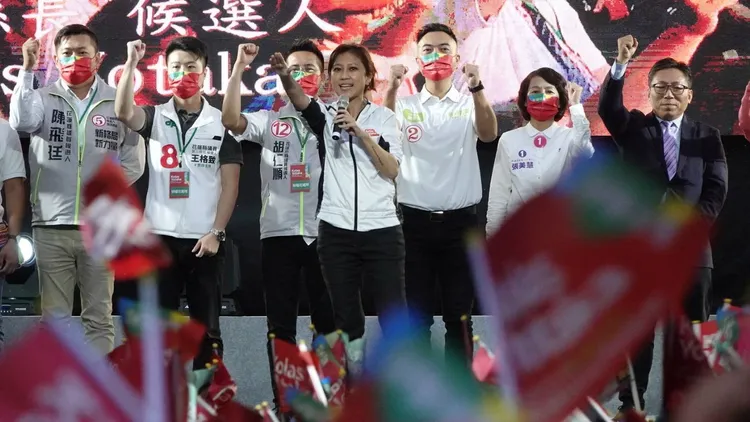 Kolas呼籲支持者將旗幟、海報都掛出來，讓對手看到改變的力量。王文傑攝