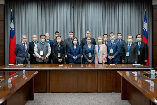 IPAC訪團晉見蔡英文 包瑞翰:我們會與台灣站在一起