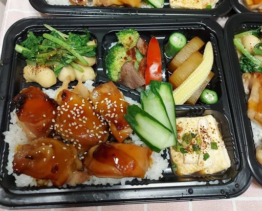 訂40元無主菜便當給移工吃!雇主遭痛批無良 網揭真相吵翻天