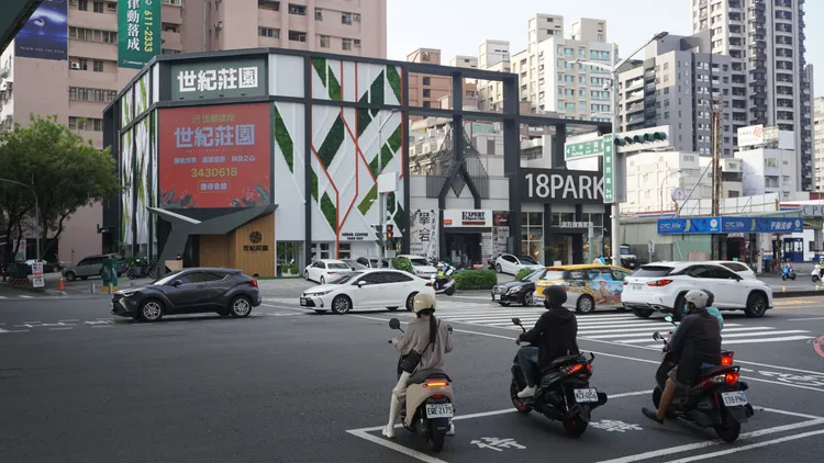 區段預售屋「世紀莊園」開價坐四望五，何時正式進場銷售備受矚目。葉家銘攝