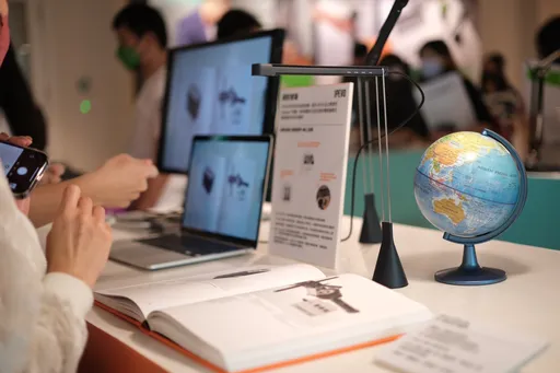 遠距混合溝通商機無限 一機多用開會拍照都靠它