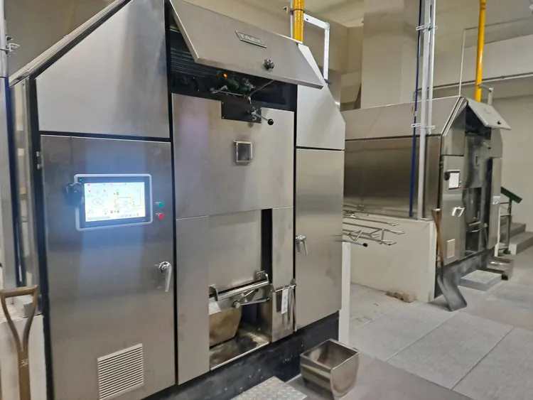 民政局長柯慶忠表示，新北近年陸續汰換更新火化場爐具，至今已完成6座，明天全部汰換完成。民政局提供