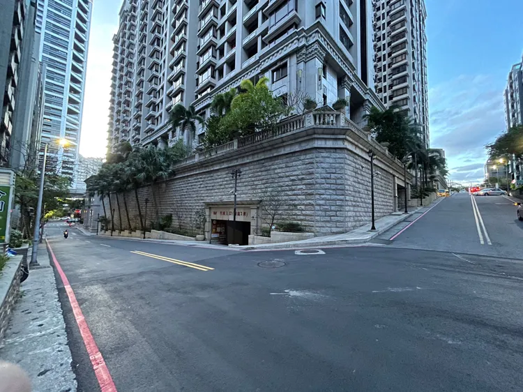 計程車司機載鄭、李2人回淡水淡金路住處。淡水警分局提供