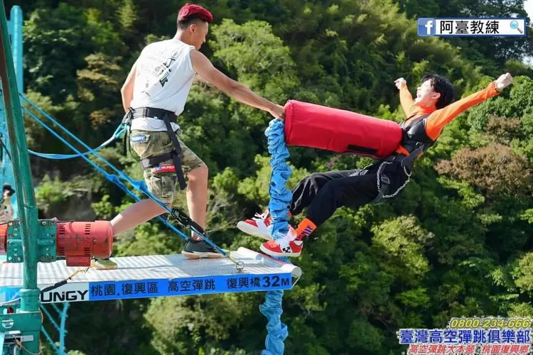 蔚葒縈跳下去時超帥。翻攝蔚葒縈臉書