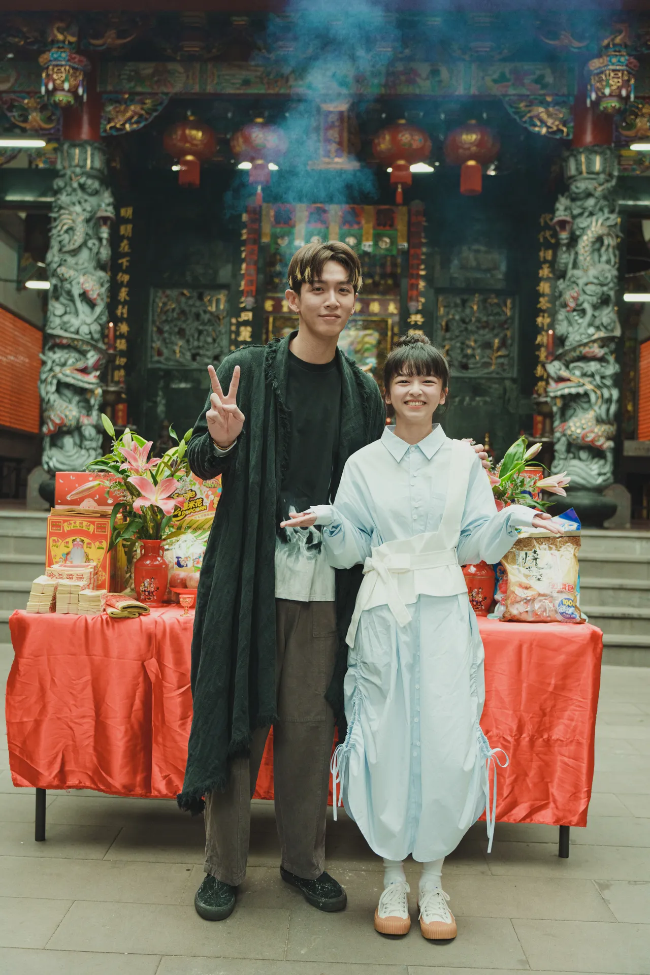 柯震東(左)和陳姸霏只有身高差,沒有代溝。Netflix提供