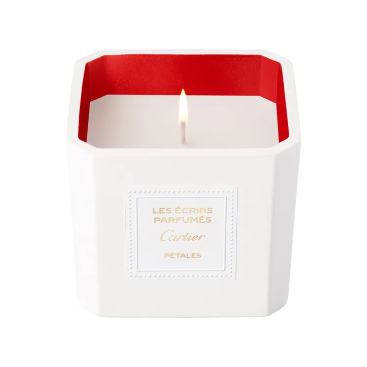Les Ecrins Parfumés系列Pétales花瓣香氛蠟燭220g，約5750元。品牌提供