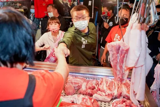 老婆「分身」拜票魅力勝本尊 蔡其昌:衝刺到最後一刻