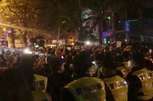 中國防疫惹民怨 北京上海南京怒吼:不要封控要自由