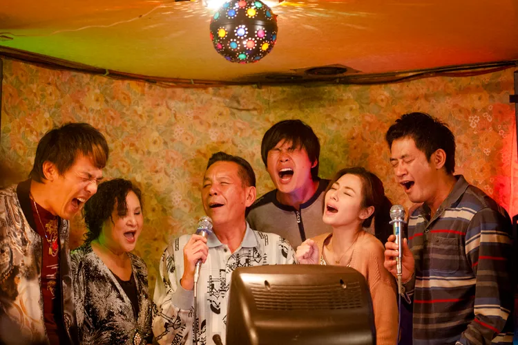 紀念影展將放映《愛琳娜》，紀念影人龍劭華（左三）。國家影視聽中心提供