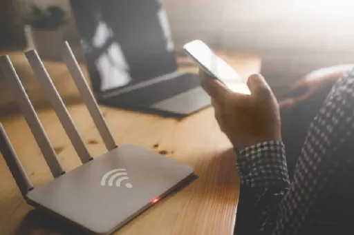 電信網路升級工程師拿出舊工單　出現手寫「未存在的wifi機」要她認賠