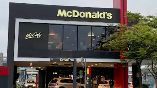 快投履歷!麥當勞宣布正職「起薪加3千」 到職日起即有10天特休+7天家庭日