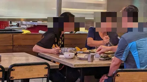 怕死又愛吃！顧客要求「我兩側桌子不能有客人」　網傻眼：拜託待家裡別出來
