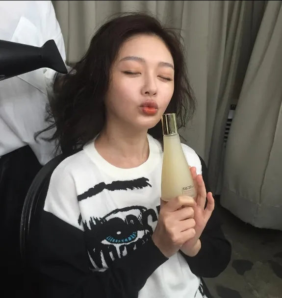 博主認為大S始終如一的戀愛腦上身，做事不在乎後果。引自大S　ＩＧ