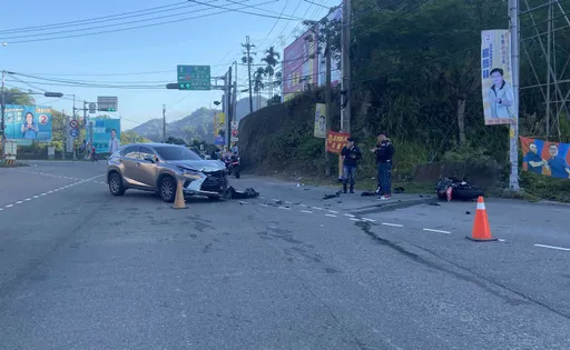 紅燈已亮休旅車硬要闖　下一秒！砰！重機騎士撞飛騰空2圈腿骨折